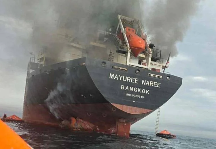 hormuz_incendio_nave_bangkok_fg_ipa