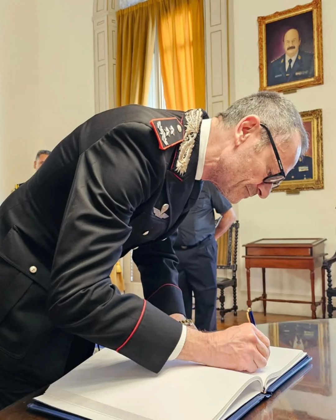 f0d348dd-5d8e-4e75-adec-4fd2ea9971ec