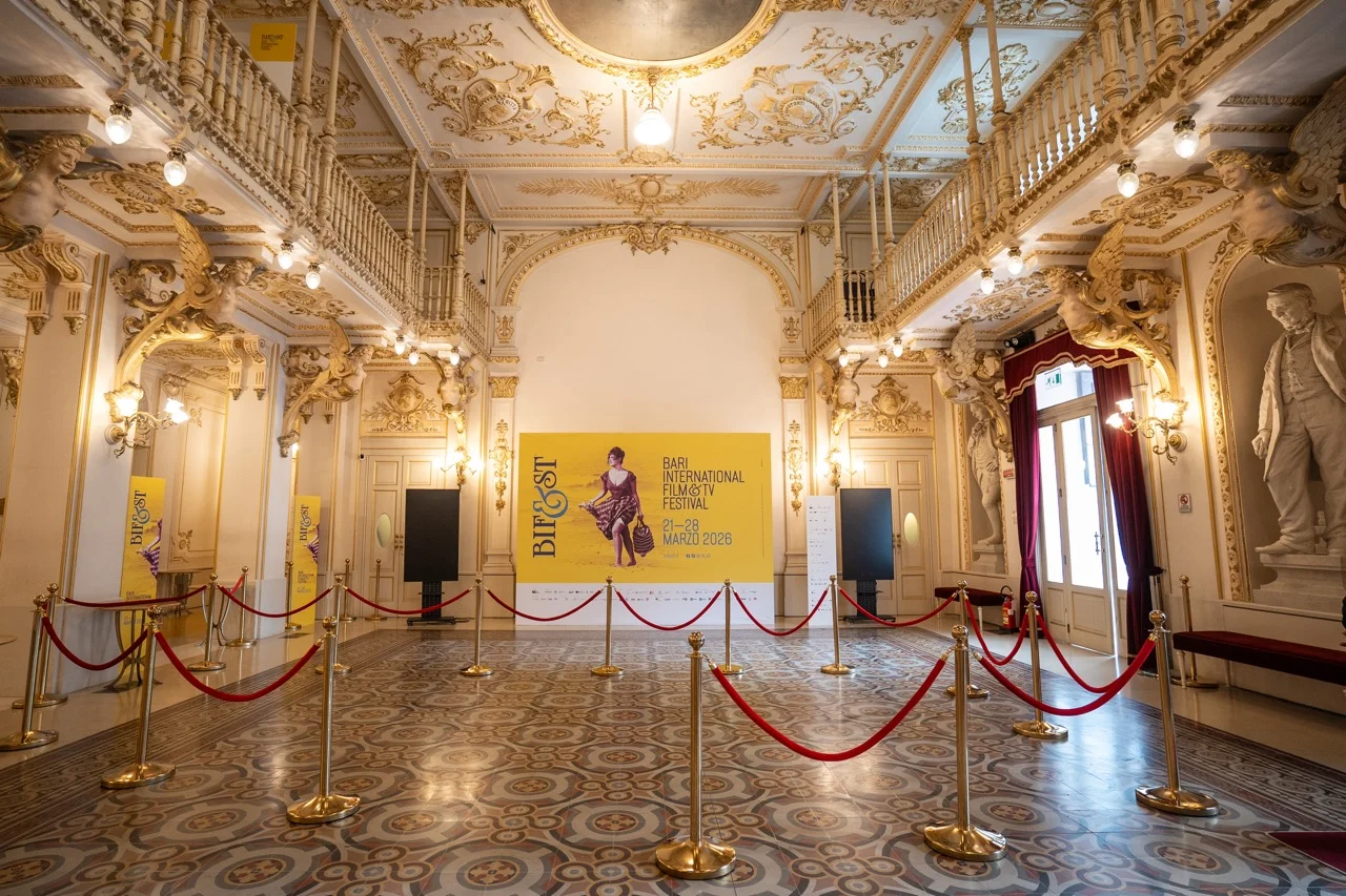 petruzzelli-foyer-vuoto-dimensioni-grandi